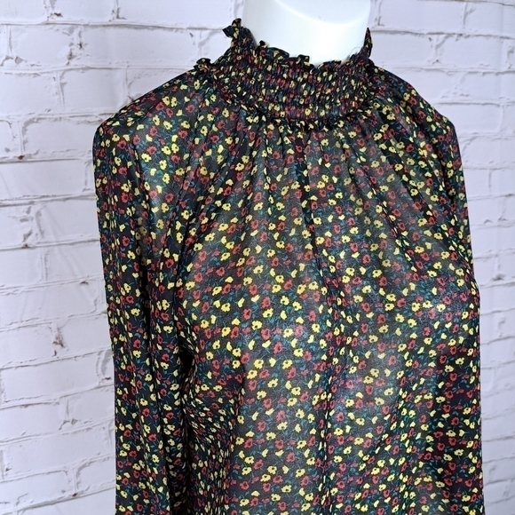 GAP Floral Smocked‎ Long Sleeves Top - Picture 2 of 10